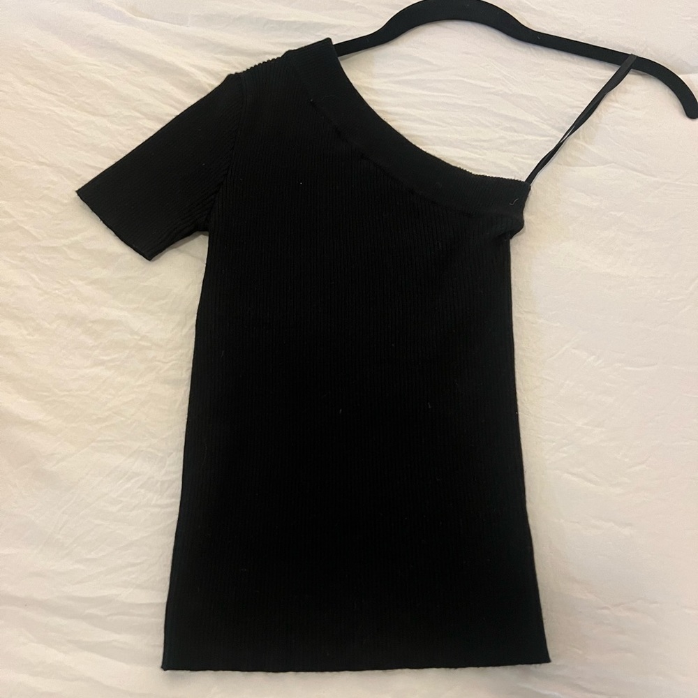 One shoulder knit tight top
